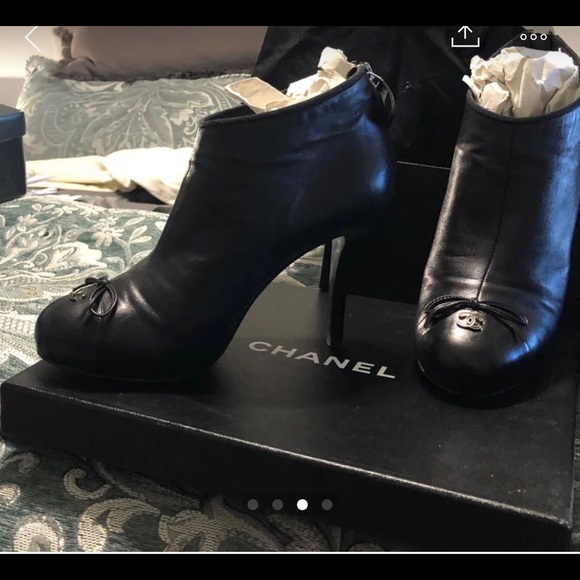 CHANEL BOOTIES - Picture 2 of 4